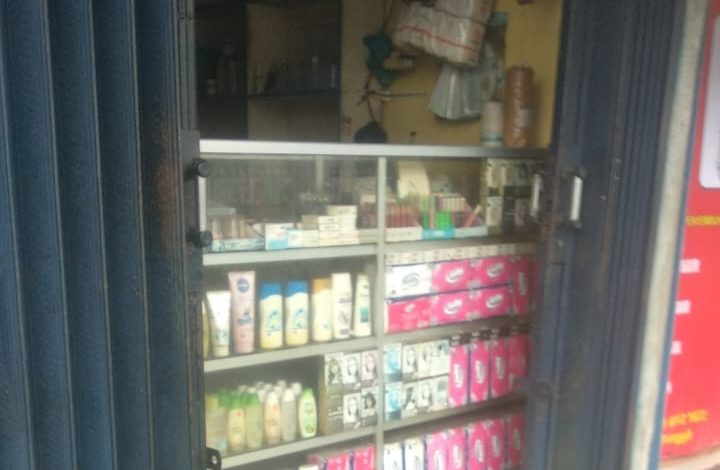 Toko Obat Keras Golongan G Tanpa Izin di Jalan Pisangan Lama, Pasar Enjo, Jakarta Timur.